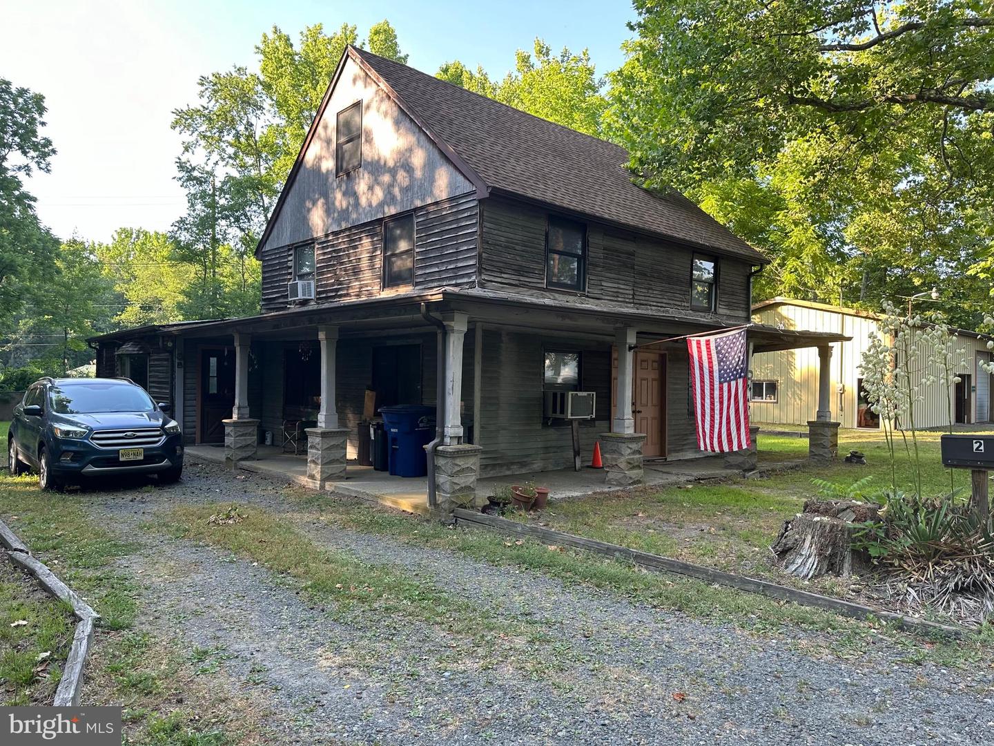 Photo 2 of 37 of 2 Old Red Lion Rd house