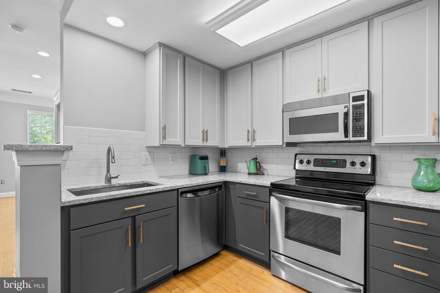 Photo 12 of 35 of 584 Orchard Ridge Dr #100 townhome