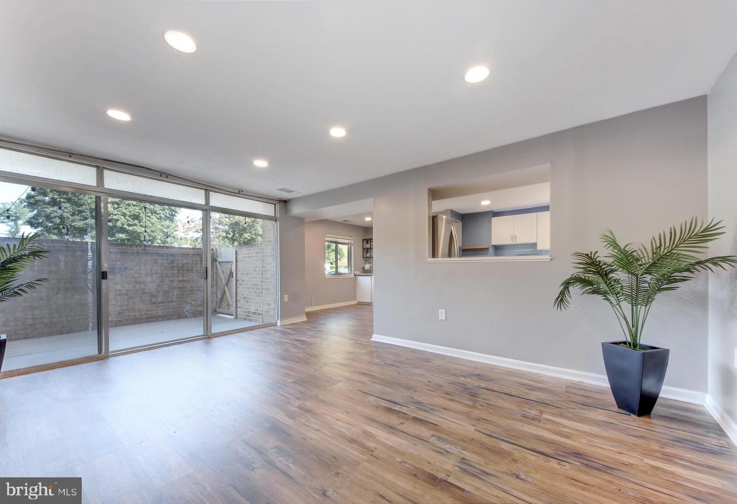 18714 Walkers Choice Road Unit 18714, Montgomery Village, MD, 20877