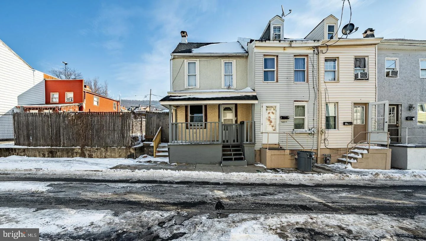 323 Mulberry Street