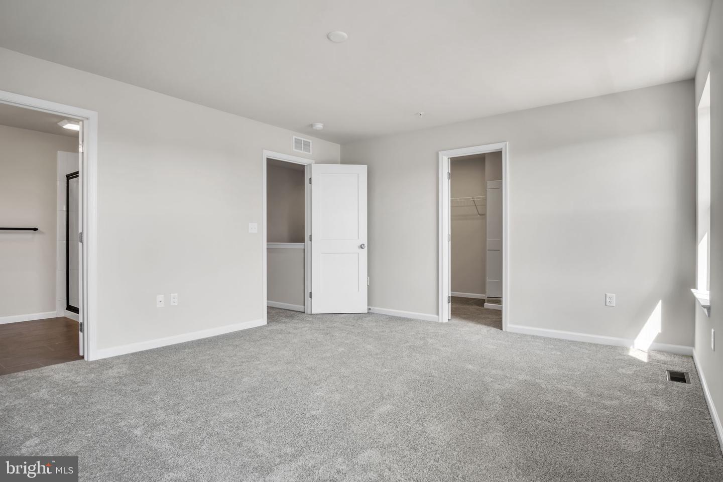 Photo 10 of 22 of 2103 S Autumn Chase Dr #002-01 townhome