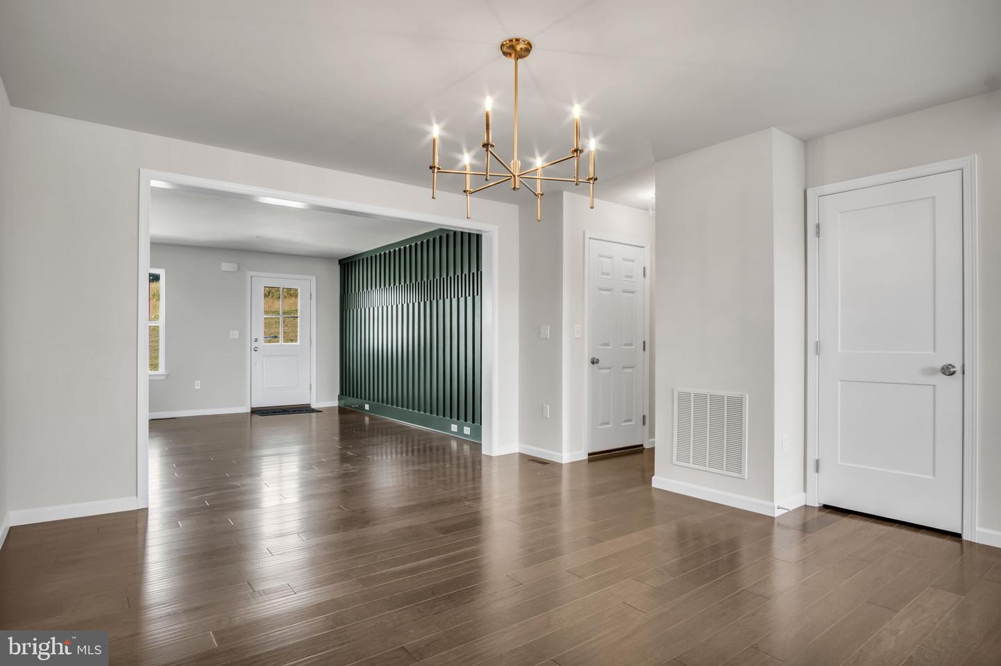Photo 8 of 22 of 2103 S Autumn Chase Dr #002-01 townhome
