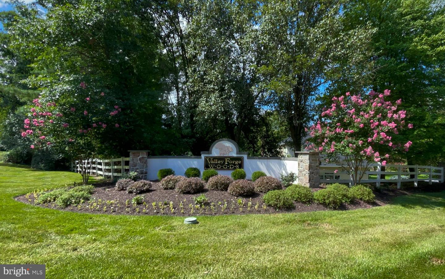 Photo 82 of 82 of 105 Pembrooke Cir house