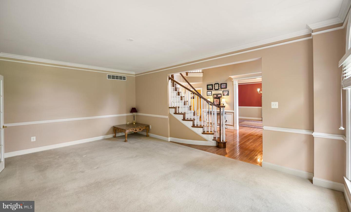 Photo 9 of 82 of 105 Pembrooke Cir house