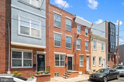 Townhouse in Philadelphia PA 519 Titan STREET 1.jpg