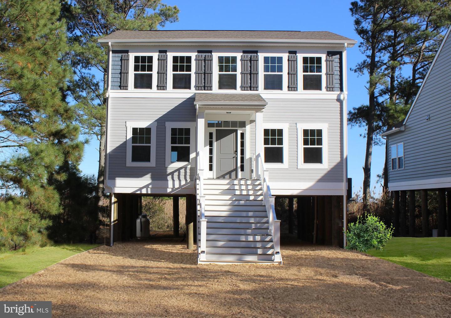 Photo 1 of 2 of 38159 Castaway Dr house