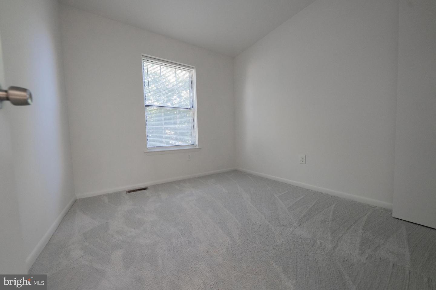 Photo 16 of 22 of 8119 Fenwick Ct townhome