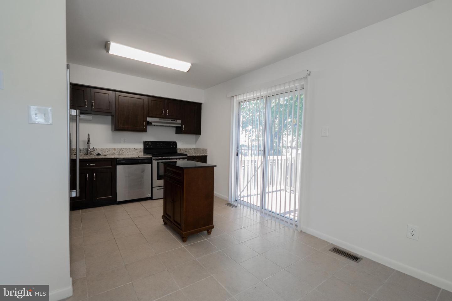 Photo 7 of 22 of 8119 Fenwick Ct townhome