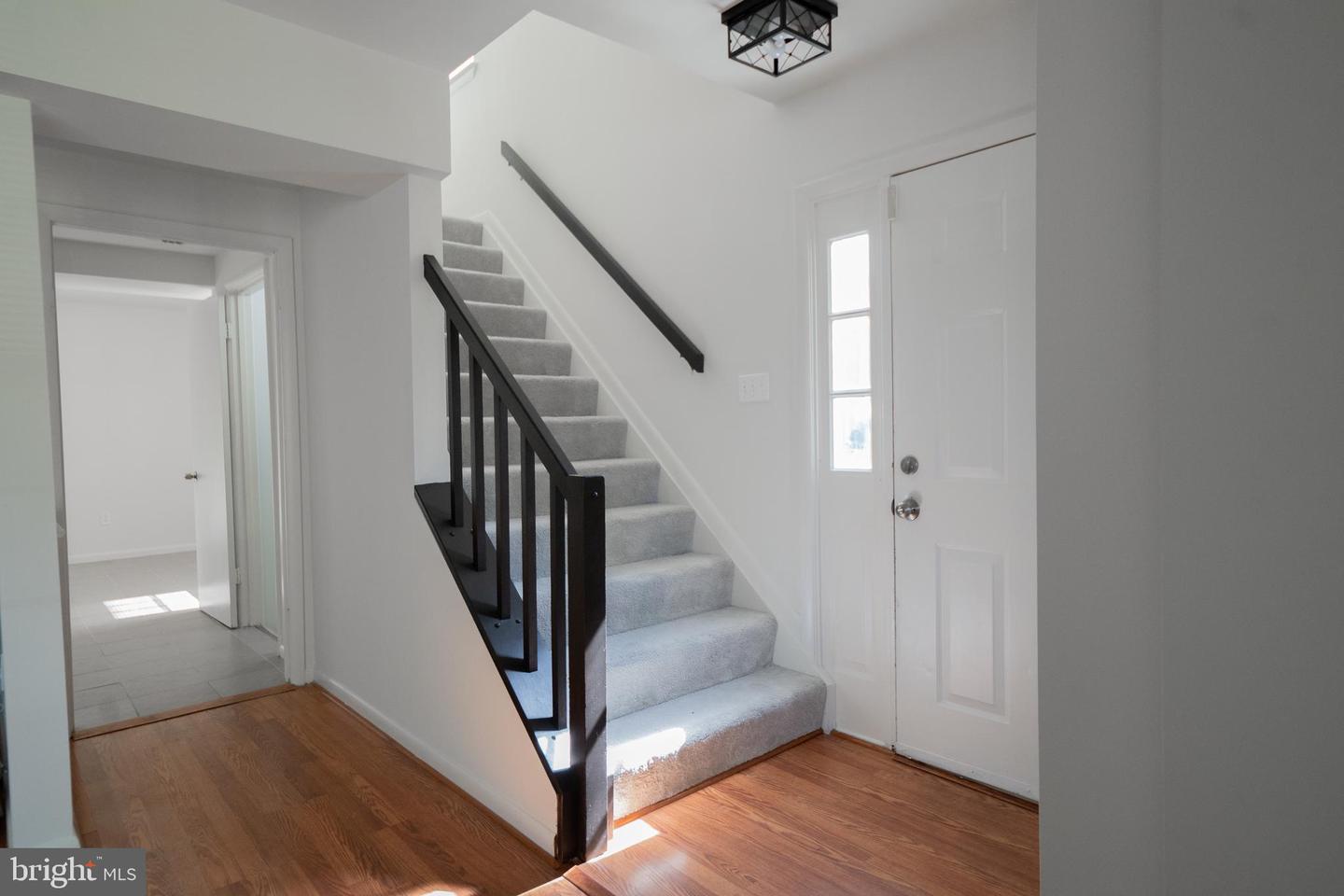 Photo 3 of 22 of 8119 Fenwick Ct townhome