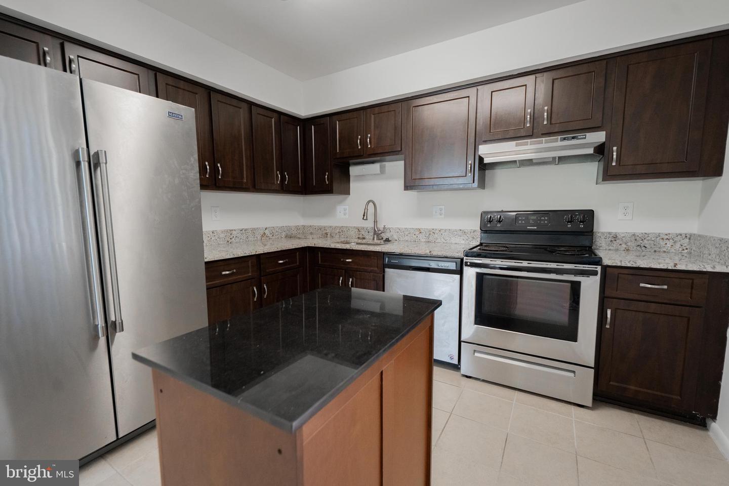 Photo 8 of 22 of 8119 Fenwick Ct townhome