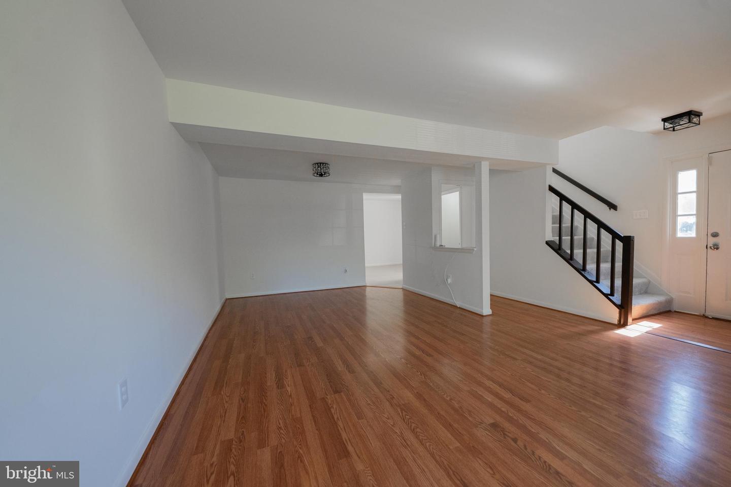 Photo 5 of 22 of 8119 Fenwick Ct townhome