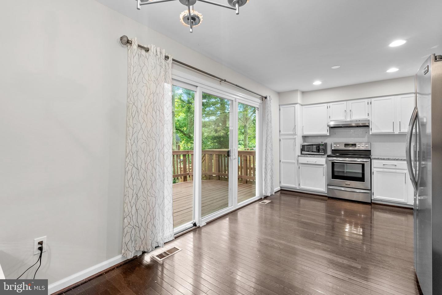 Photo 8 of 30 of 18005 Sunset Lake Ct townhome