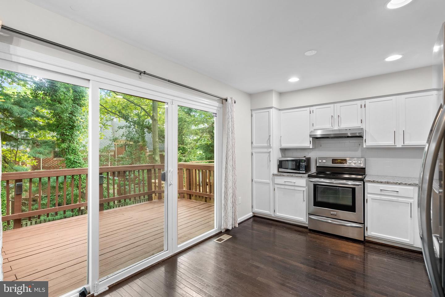 Photo 9 of 30 of 18005 Sunset Lake Ct townhome