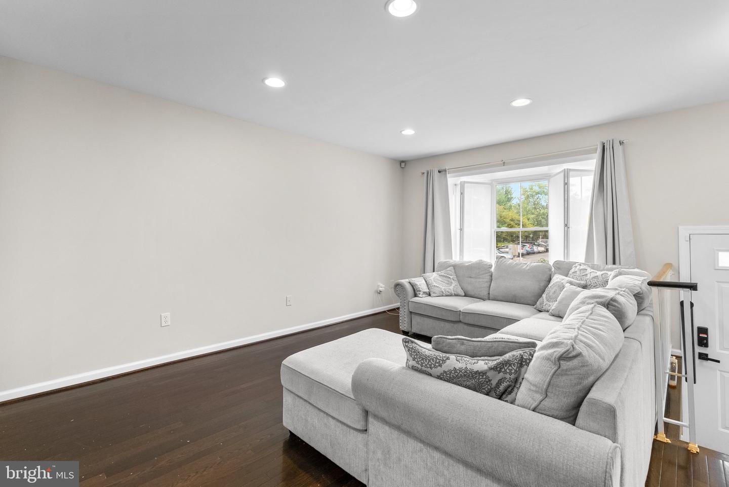 Photo 3 of 30 of 18005 Sunset Lake Ct townhome