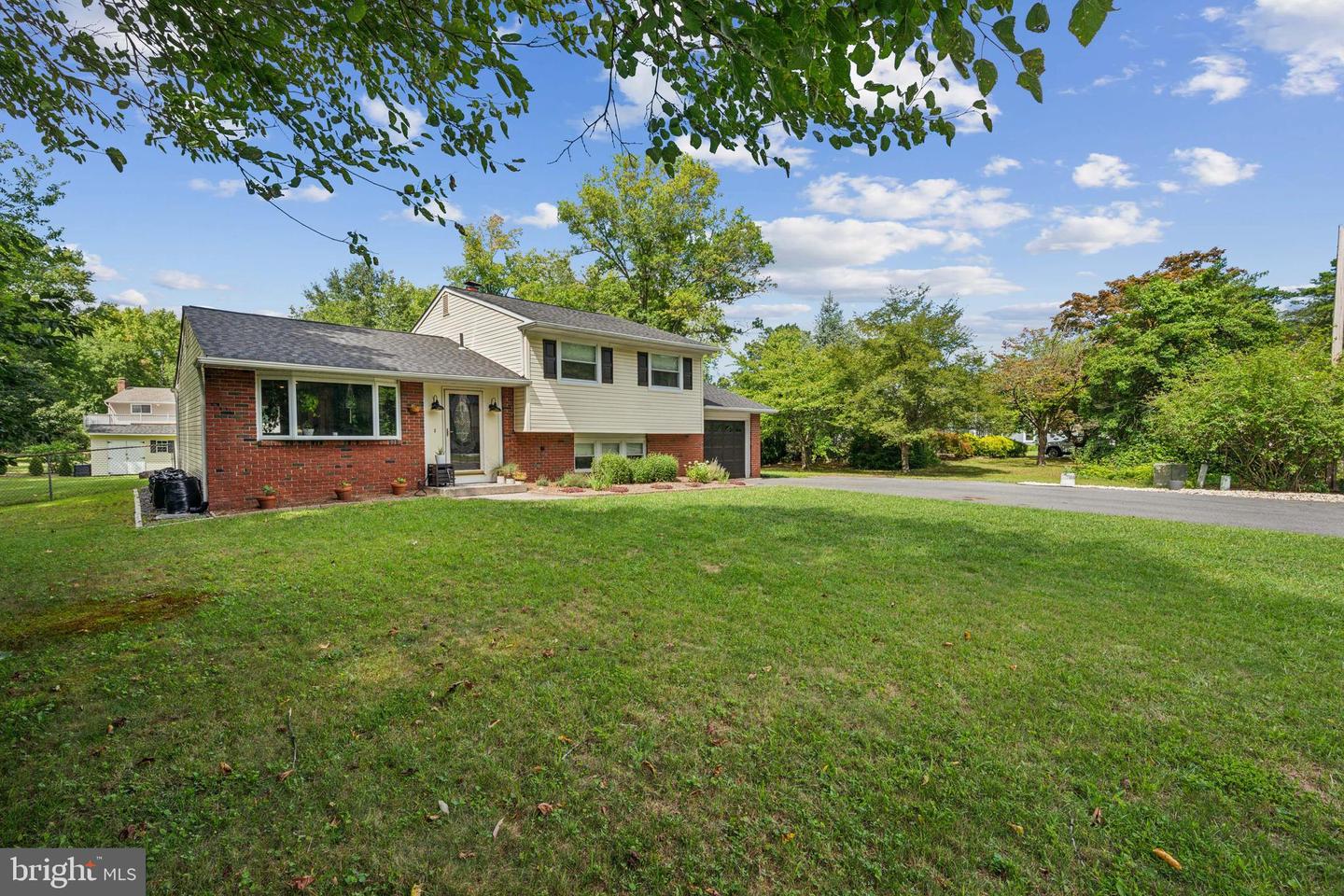 Photo 2 of 24 of 145 Acorn Ct house