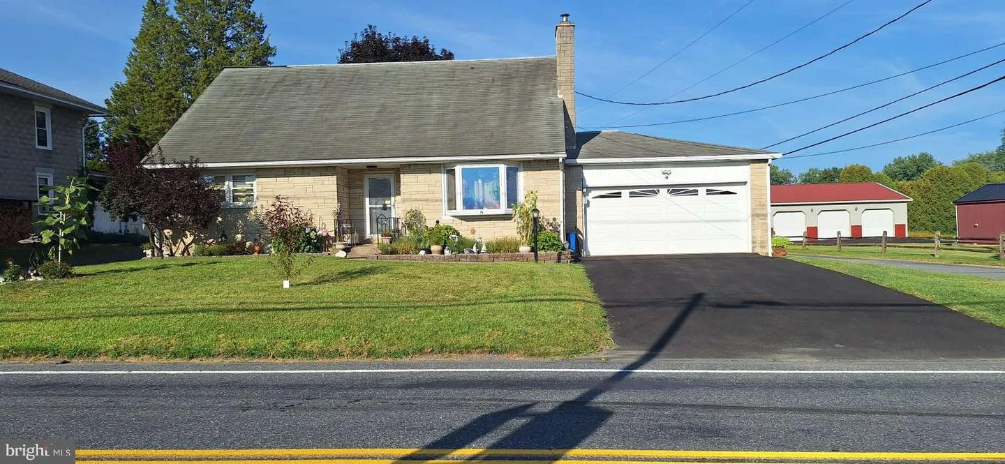 690 Main Street, Mohrsville, PA, 19541