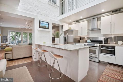 Townhouse in Washington DC 3712 R STREET 11.jpg