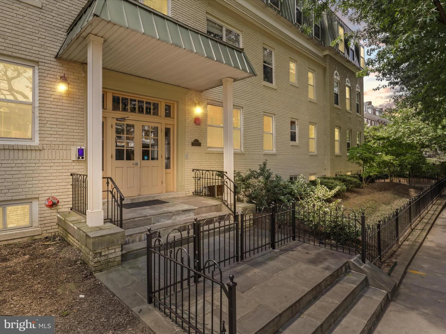 1300 Taylor Street NW Unit 4