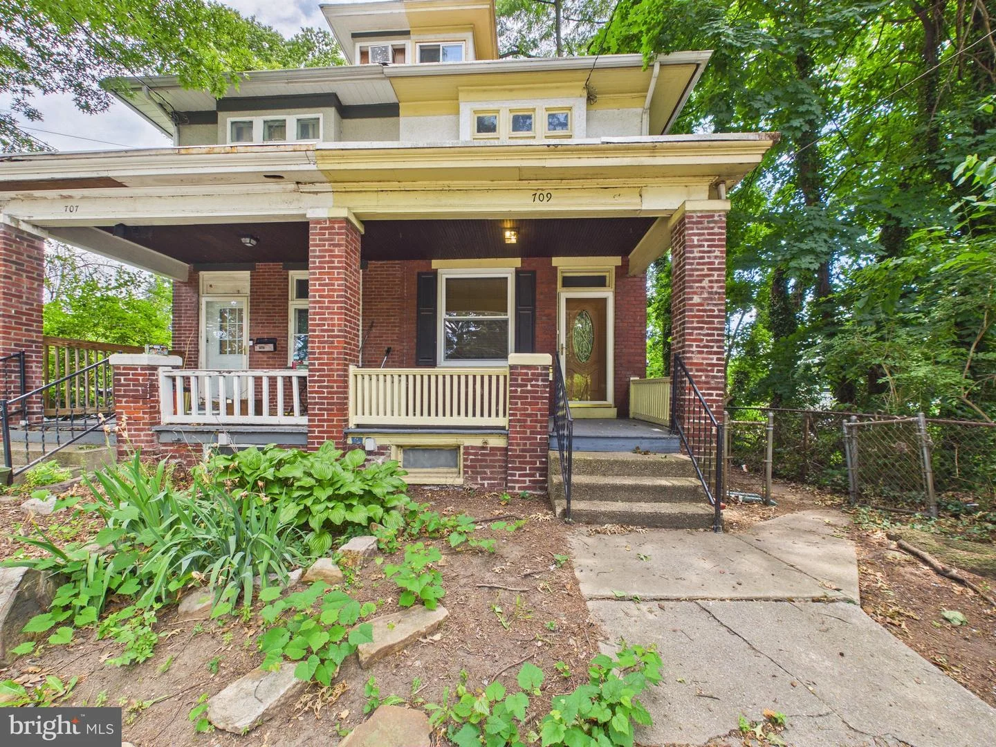 709 S 27th Street