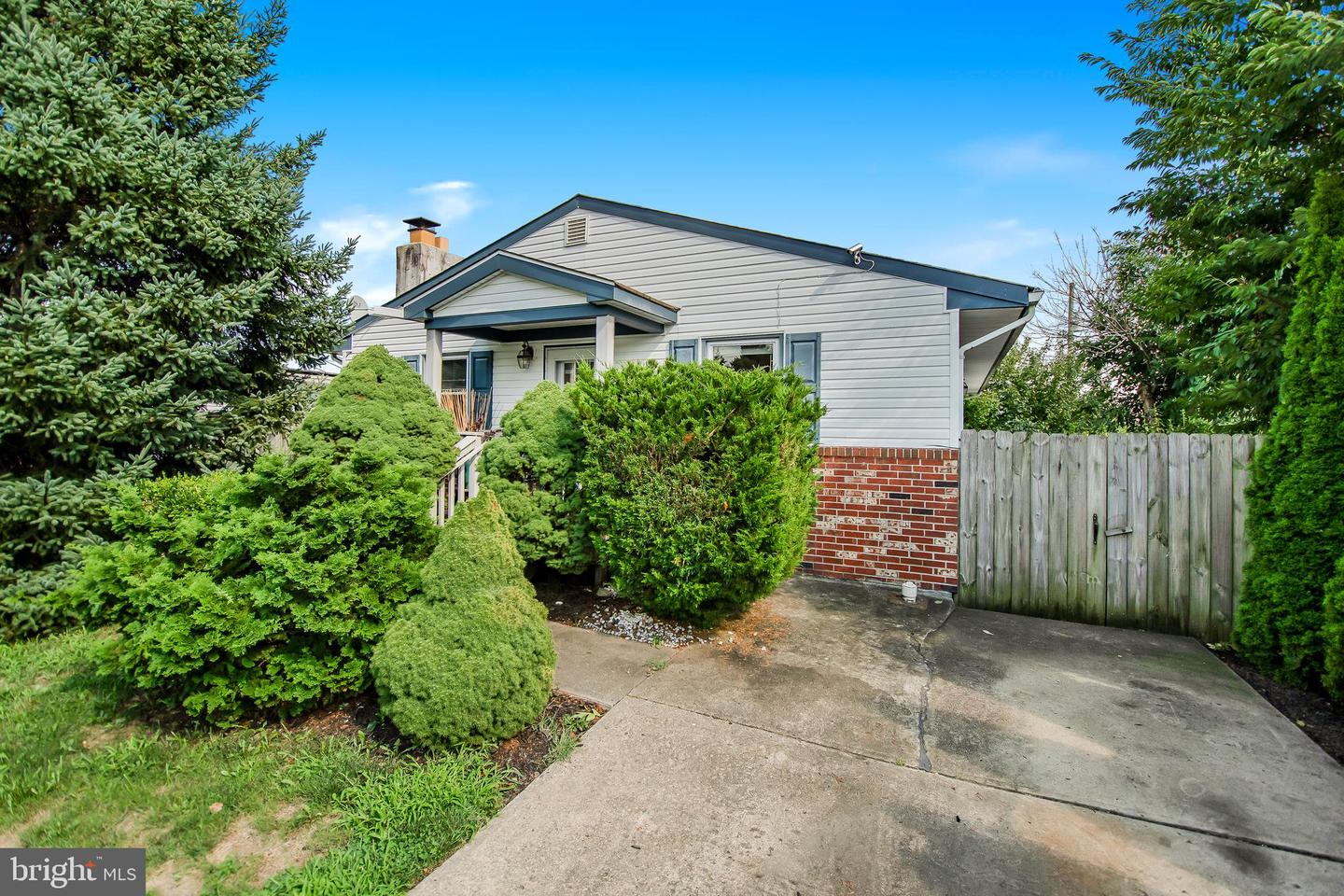 View Trenton, NJ 08648 house