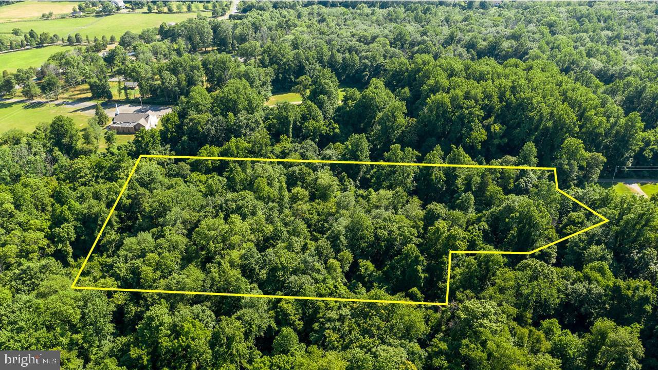 Photo 1 of 1 of 39696 Holloway Ln land