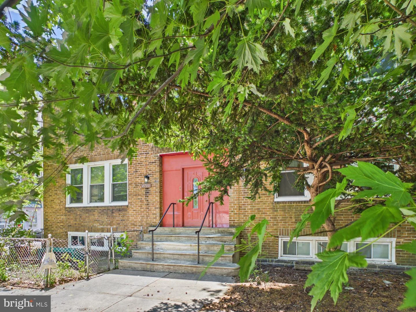 4702 Cedar Avenue