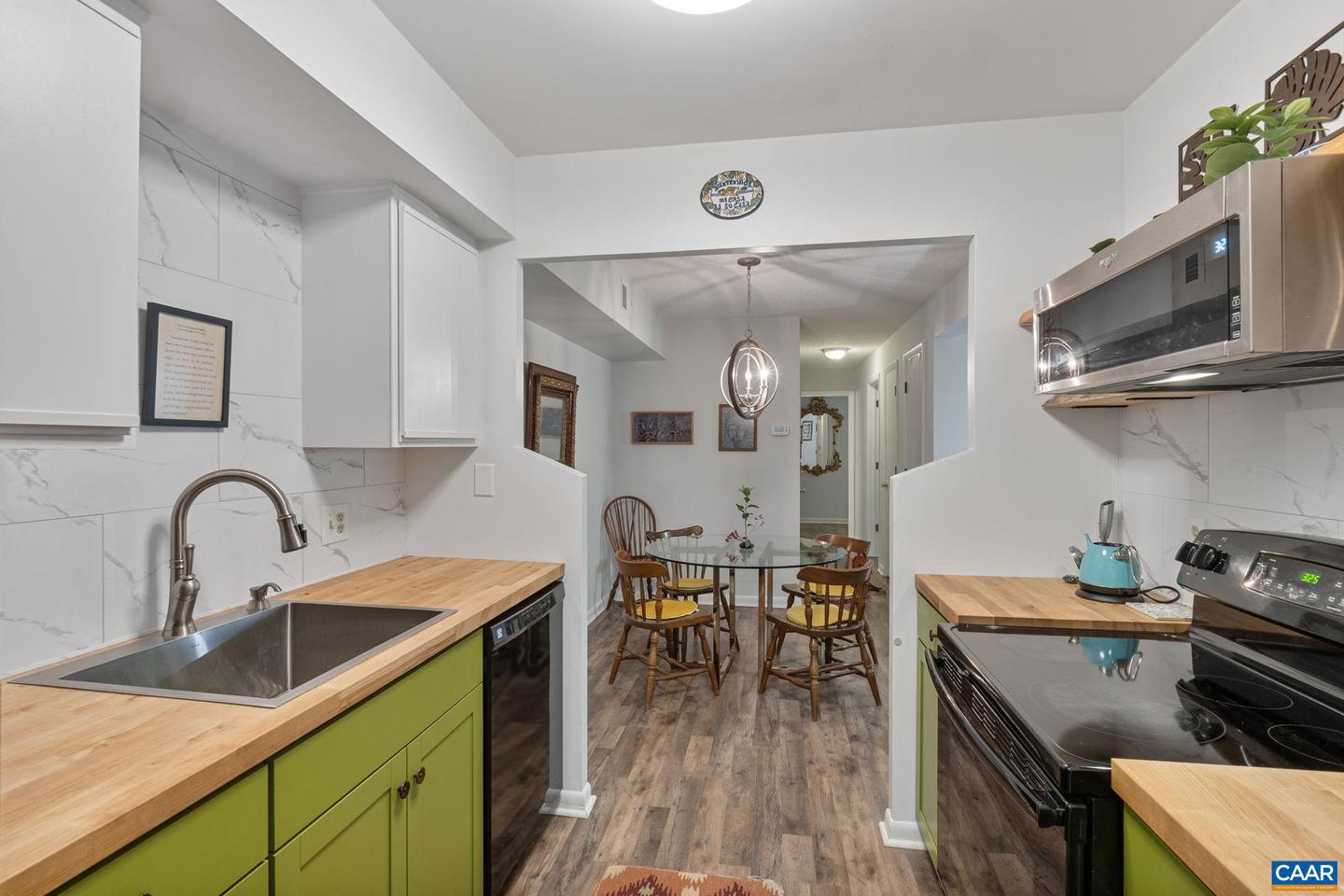 Photo 3 of 29 of 117 Turtle Creek Rd #6 condo