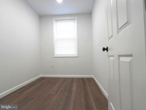 Townhouse in Philadelphia PA 2561 Dewey STREET 24.jpg