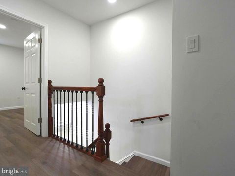 Townhouse in Philadelphia PA 2561 Dewey STREET 15.jpg