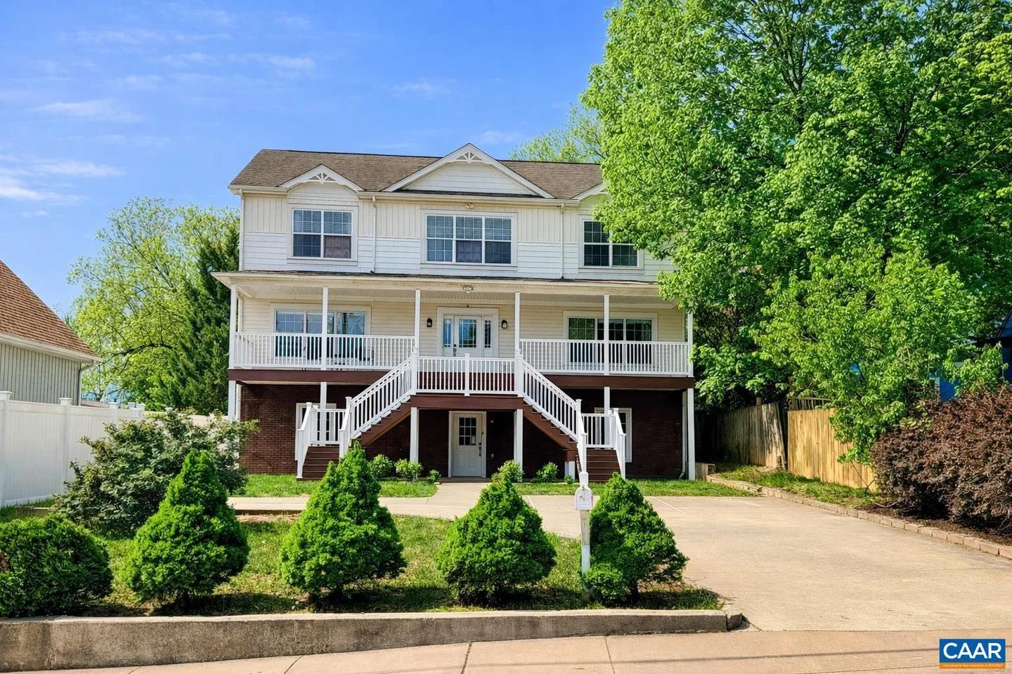 1006 Long St