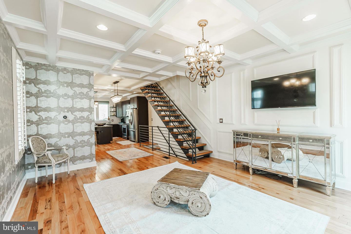 View Philadelphia, PA 19146 townhome