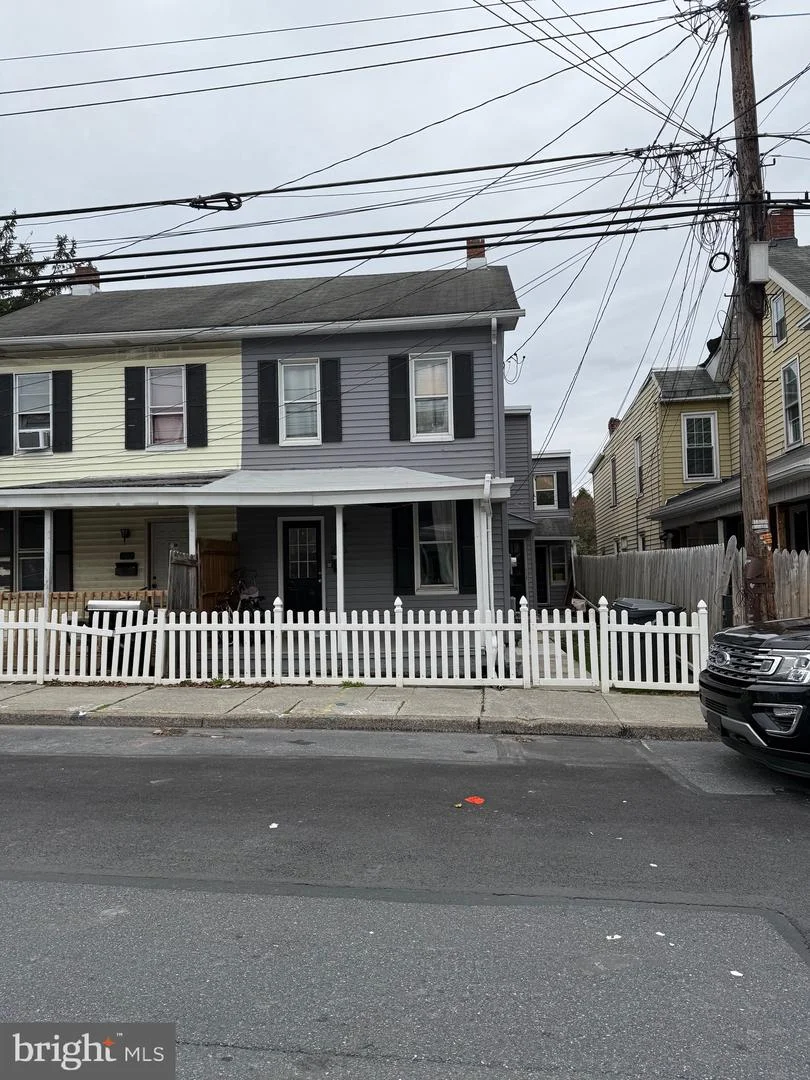 220 Lincoln Street