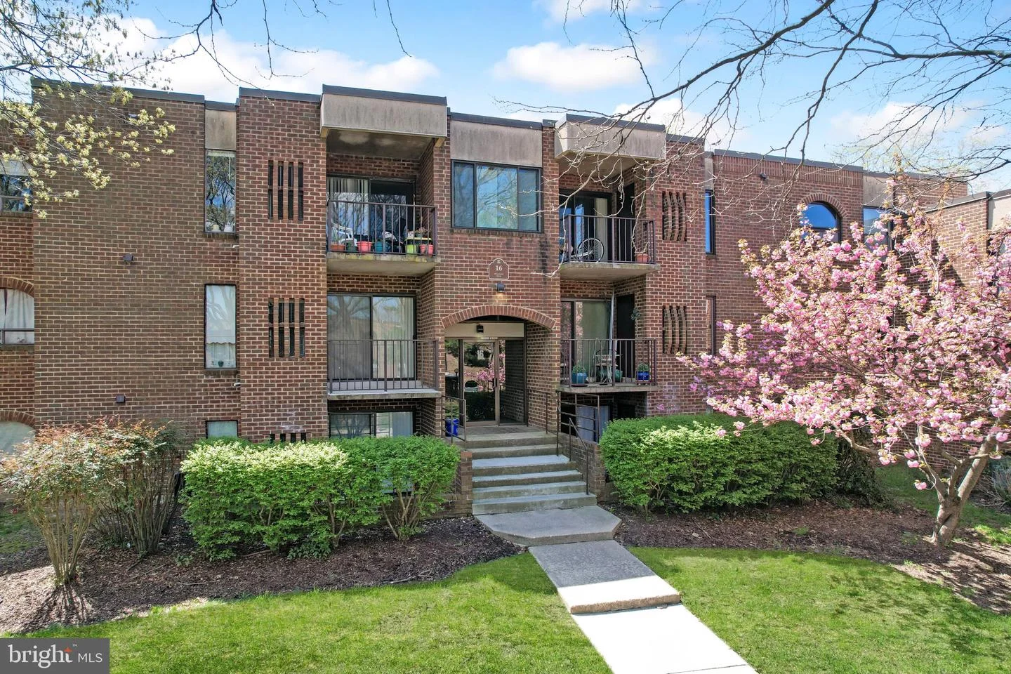 16 Silverwood Circle Unit 1