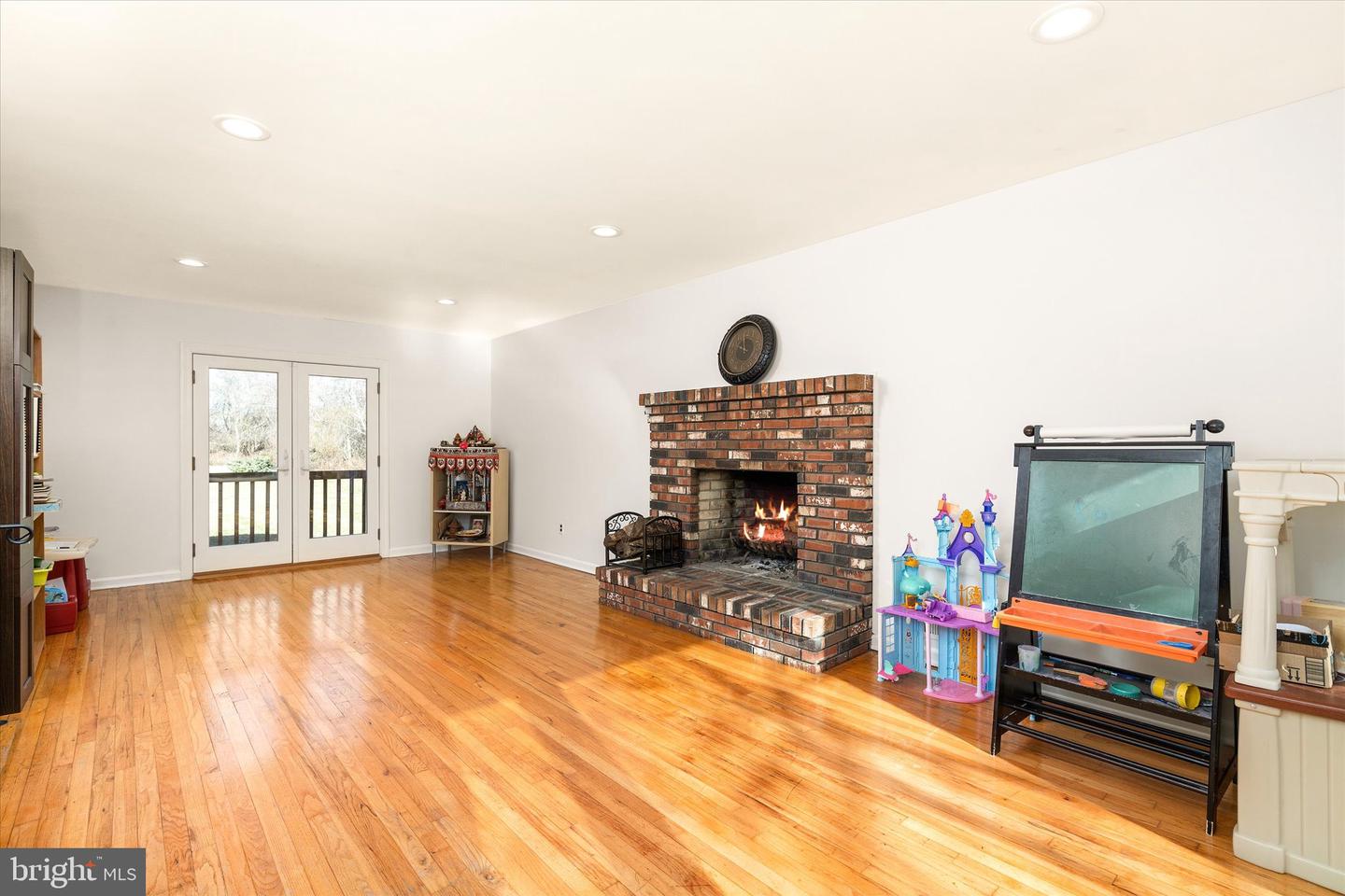 Photo 6 of 46 of 14 Slayback Dr house