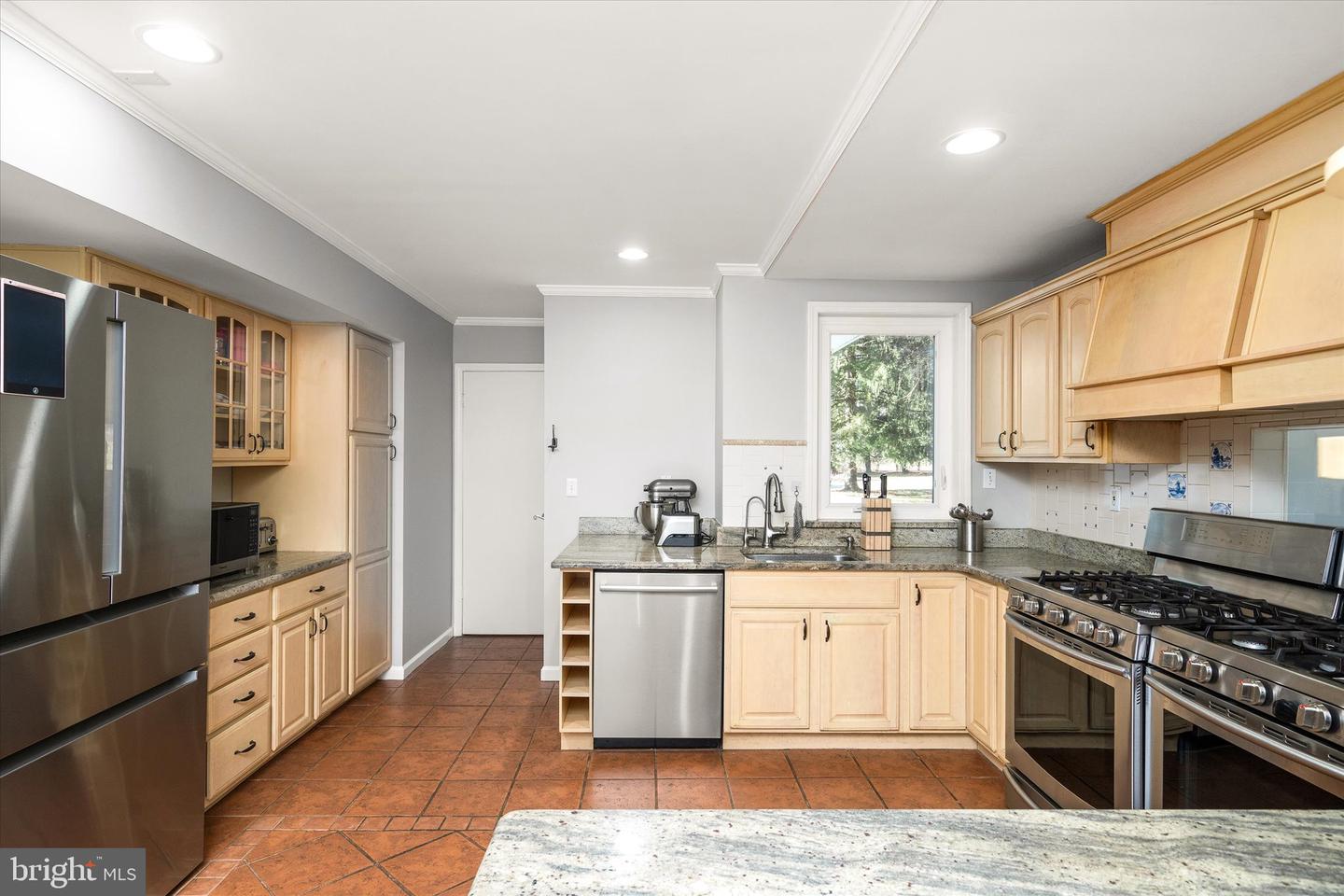 Photo 13 of 46 of 14 Slayback Dr house
