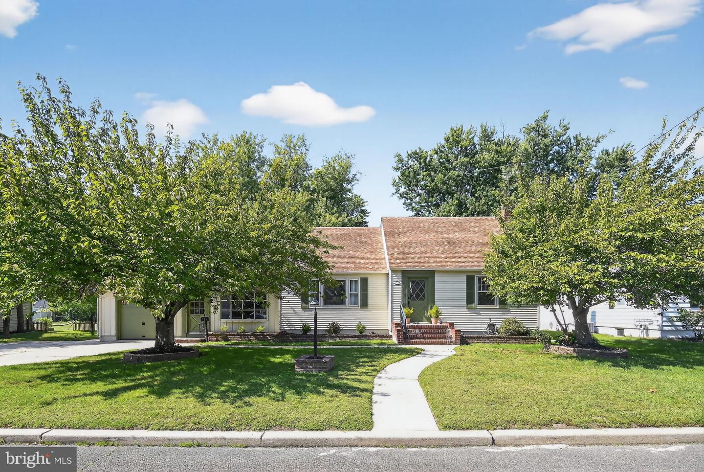 109 Lindale Ave