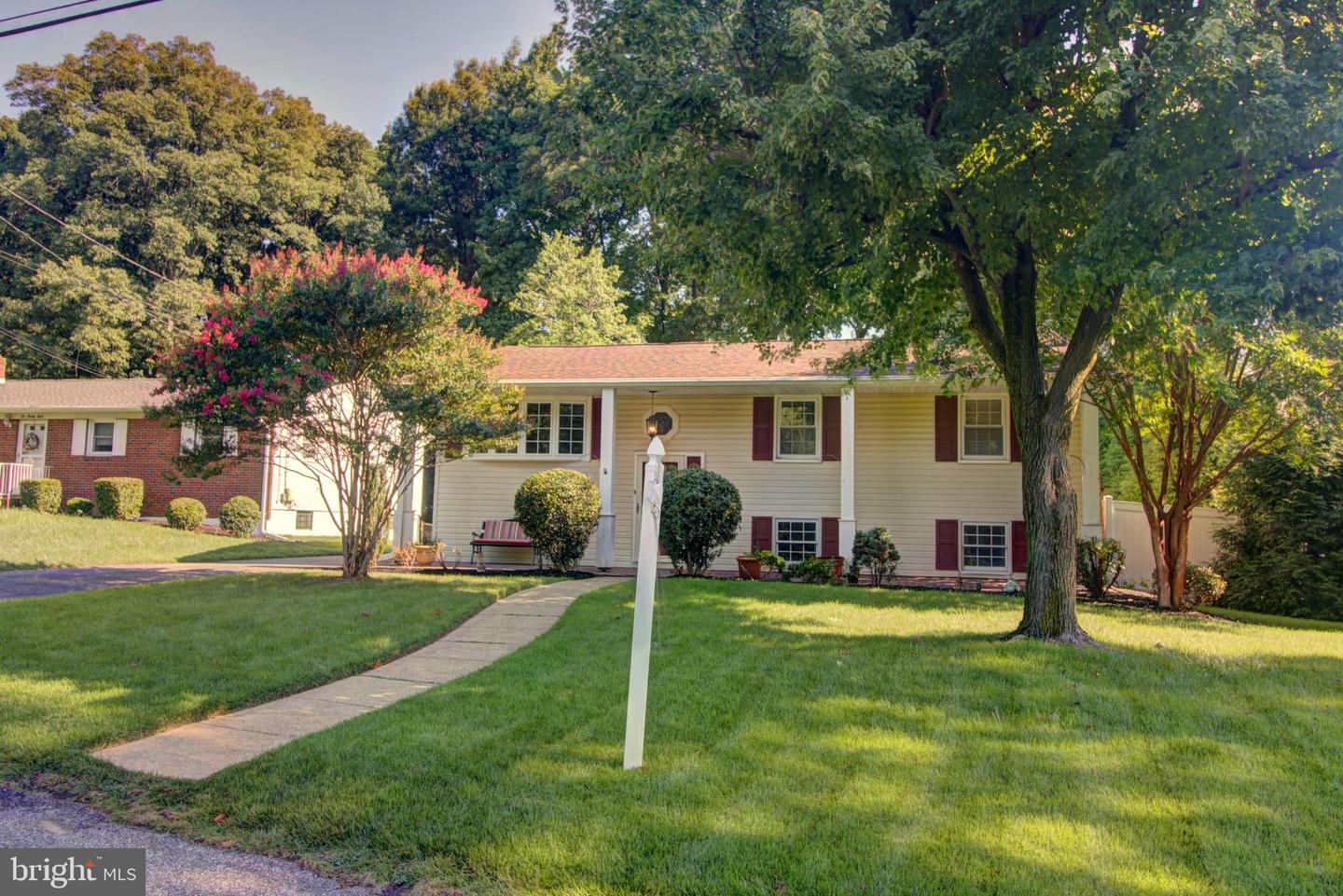 Photo 1 of 34 of 226 Wicklow Rd house