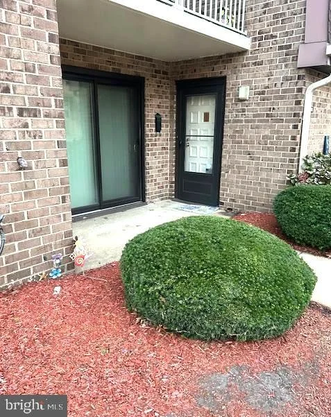1101 Delaire Landing Road Unit 101