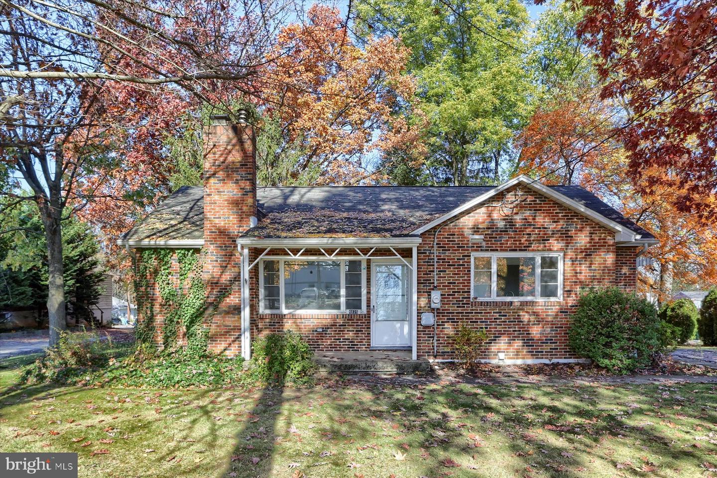 Photo 1 of 28 of 4825 E Trindle Rd house