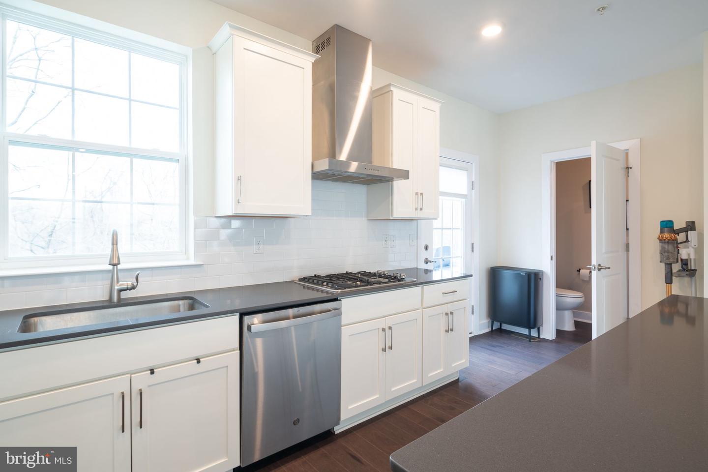 Photo 10 of 51 of 255 Red Leaf Ln townhome