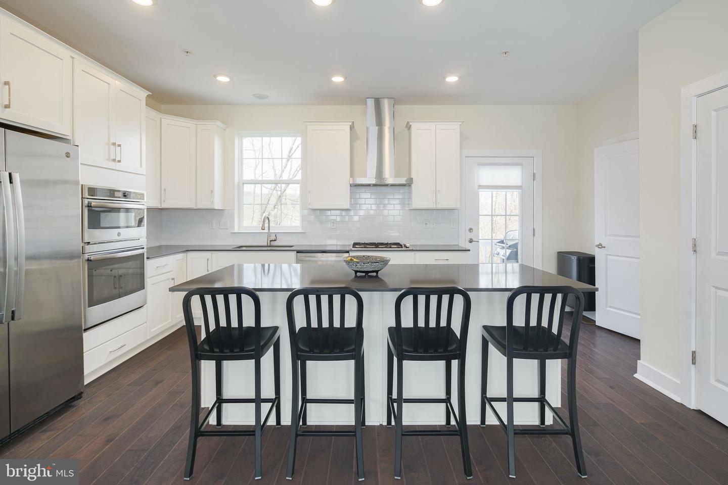 Photo 8 of 51 of 255 Red Leaf Ln townhome