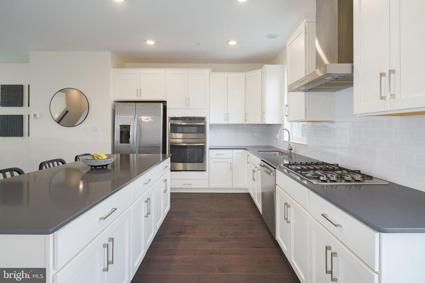 Photo 9 of 51 of 255 Red Leaf Ln townhome