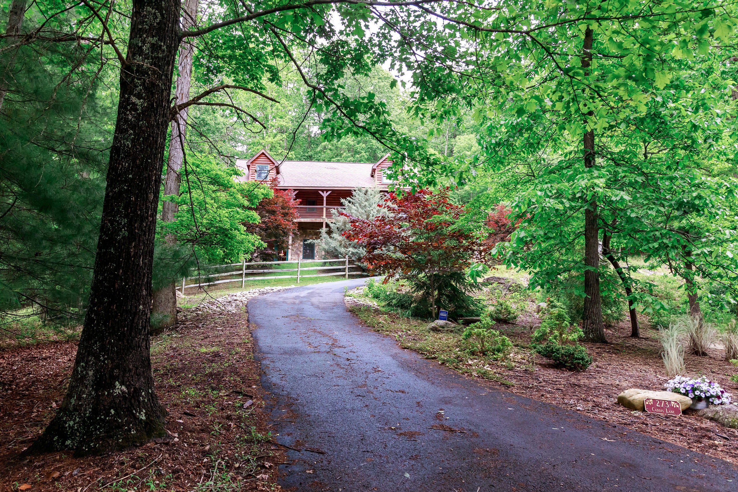 273 Caddis Ln