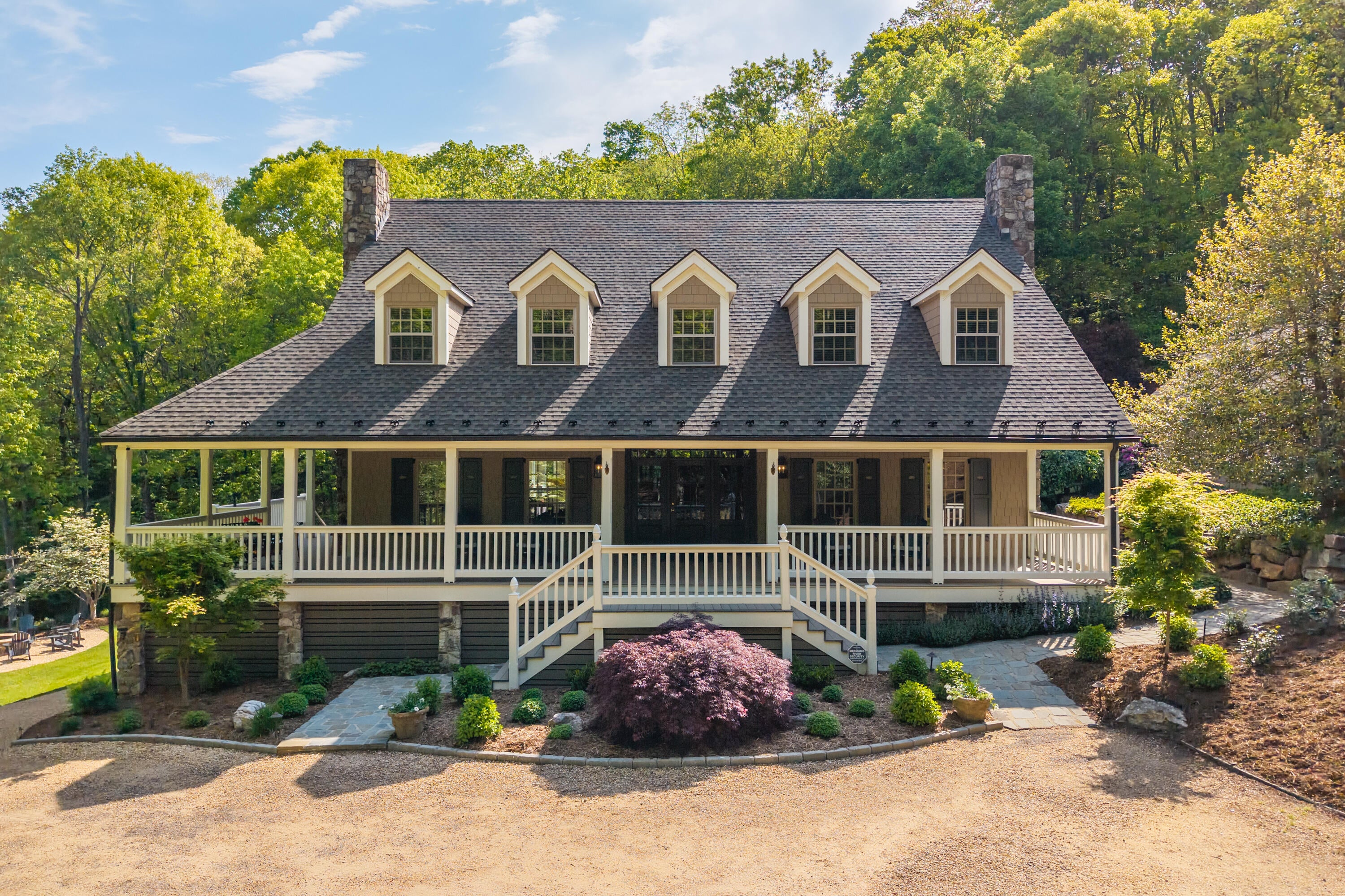229 Woodside Ln