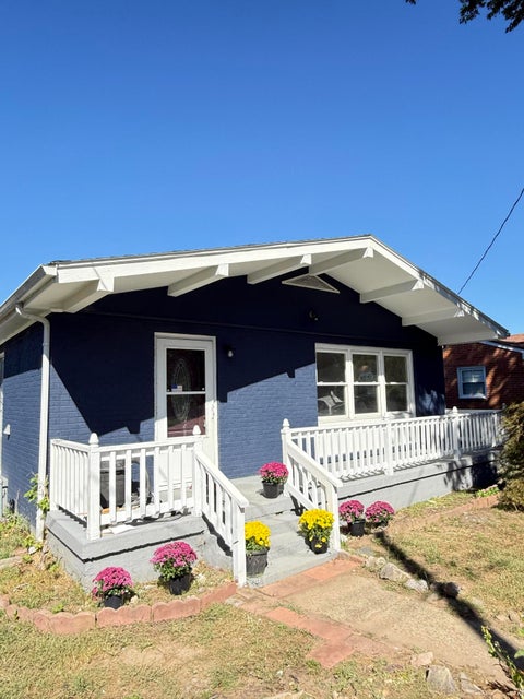 Photo for 1351 WALNUT Ave