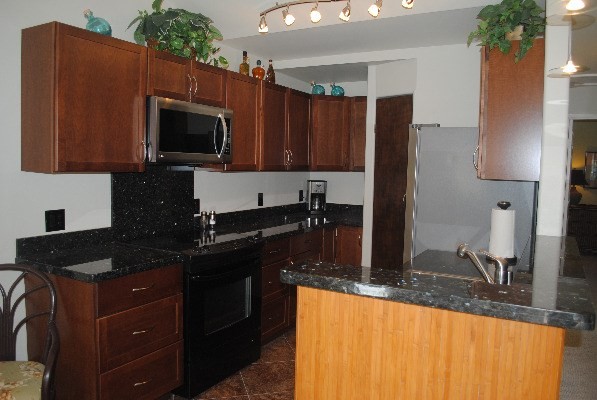 Photo 1 of 20 — 75-6081 ALII DR R204, Kailua-Kona, HI 96740