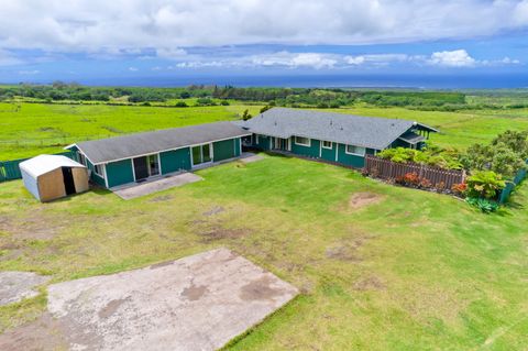 Photo of 93-7015 Kamaoa Rd, Naalehu, HI 96772 (MLS # 715759)