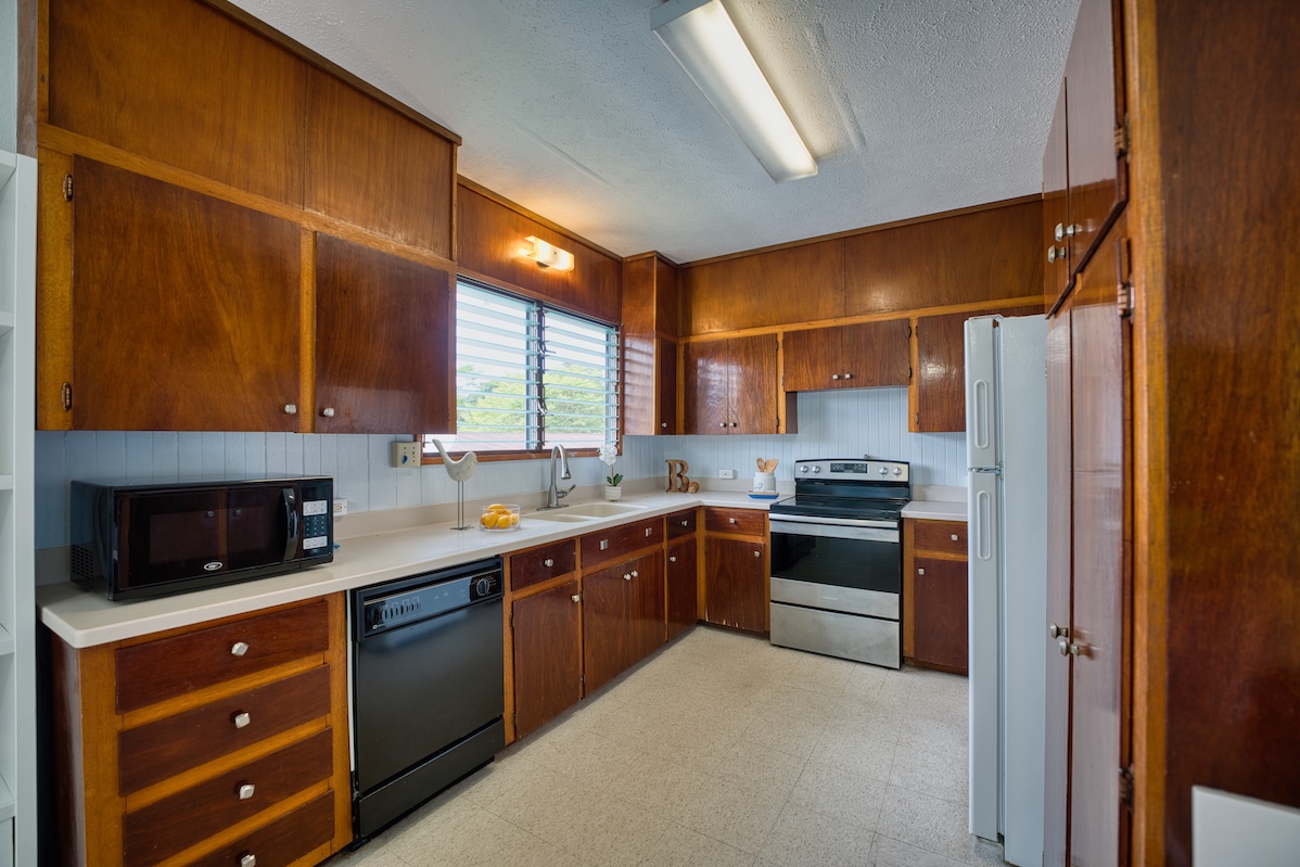 14 PUU HINA ST