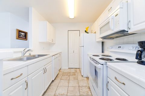 Photo of 75-6081 Alii Dr #VV102, Kailua-Kona, HI 96740 (MLS # 725205)