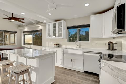 Photo of 73-4326 Malu Pl, Kailua-Kona, HI 96740 (MLS # 726914)